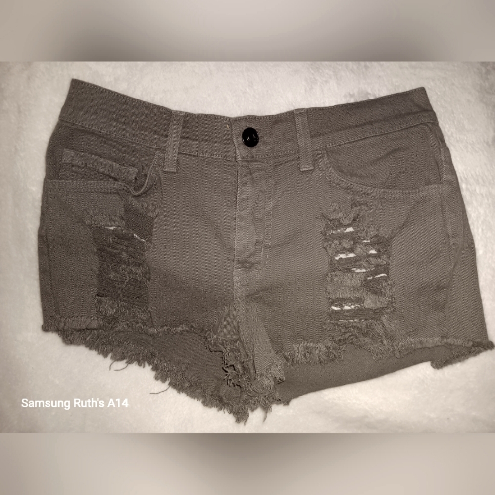 O2 Denim, Distressed  Shorts, Size M - Picture 4 of 6